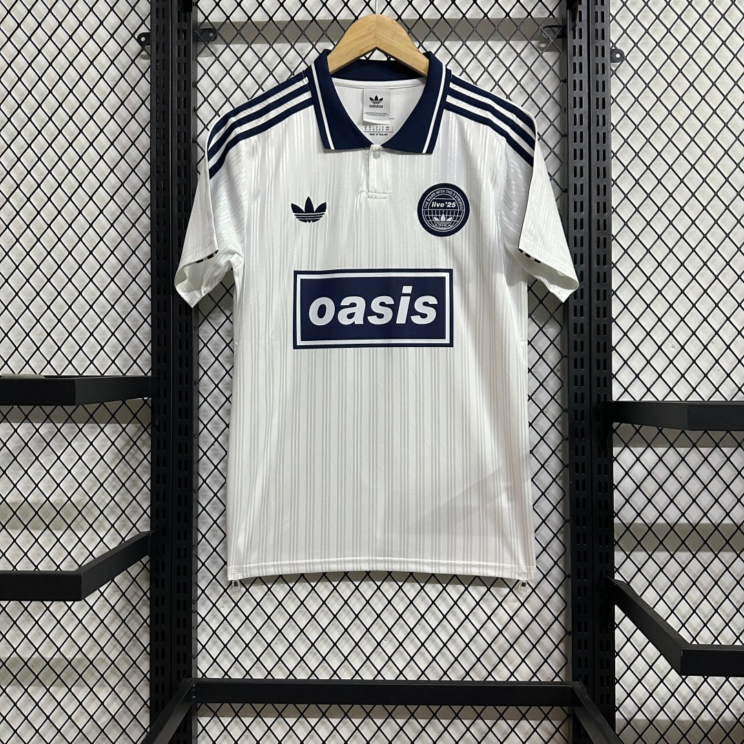 Maillot 25/26 Oasis blanc de Le 12 -ème Maillot, vêtement de sport léger et confortable pour enfants, blanc avec détails de design.