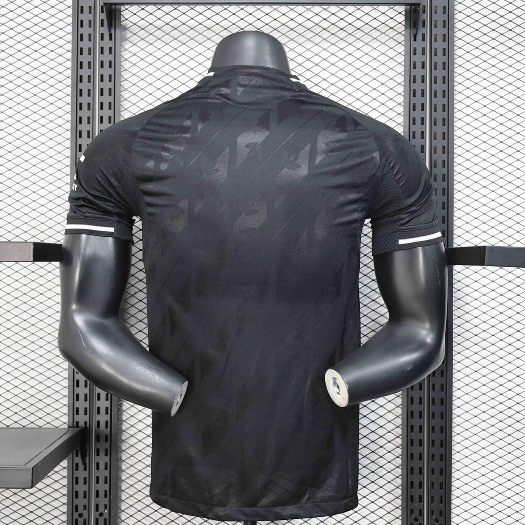 Maillot Manchester United concept 2025-26 de Le 12 -ème Maillot, vue de face avec logo et design unique.