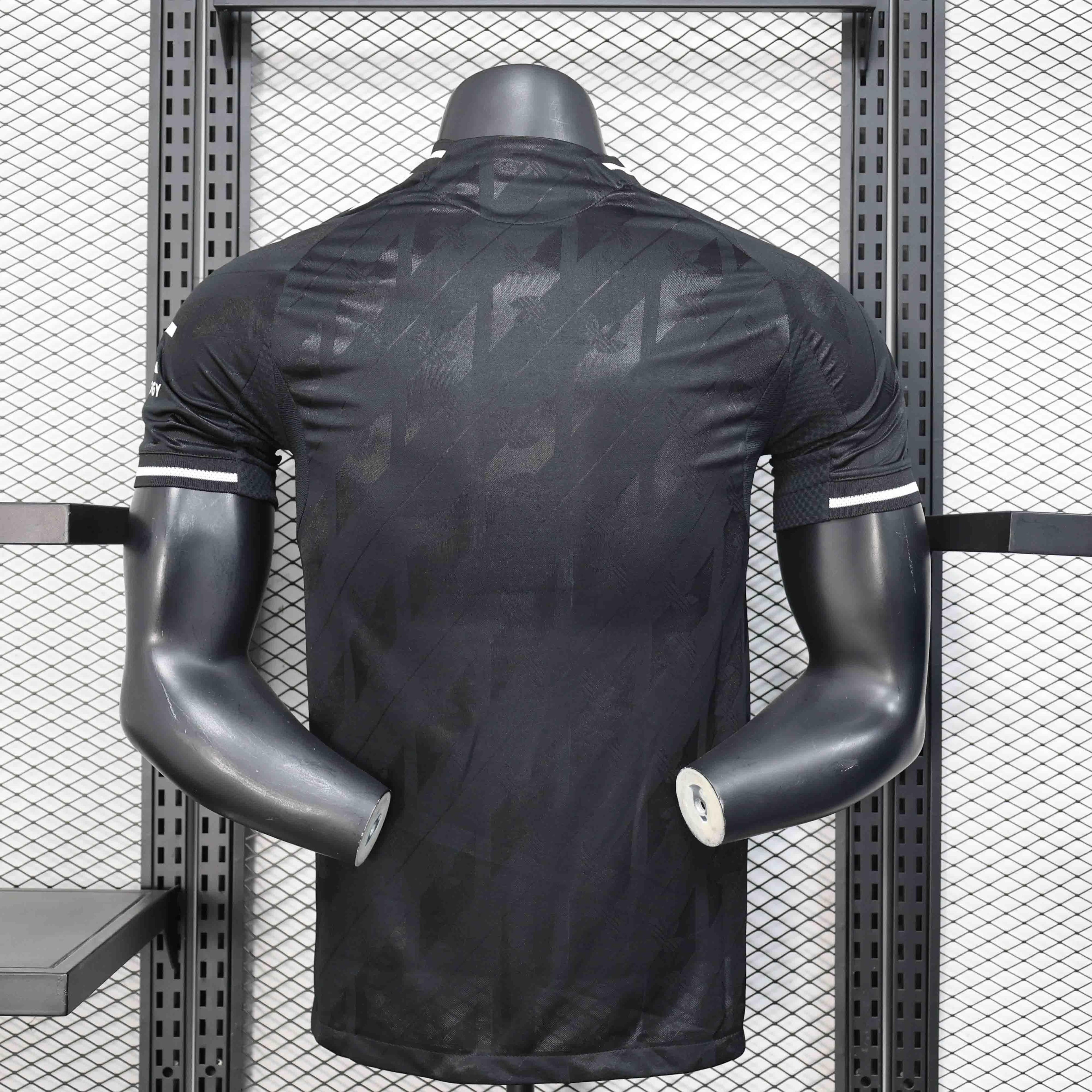 Maillot Manchester United concept 2025-26 de Le 12 -ème Maillot, vue de face avec logo et design unique.