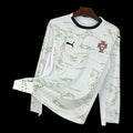 Maillot extérieur Portugal 25/26 à manches longues, marque Le 12 -ème Maillot, sur fond blanc.