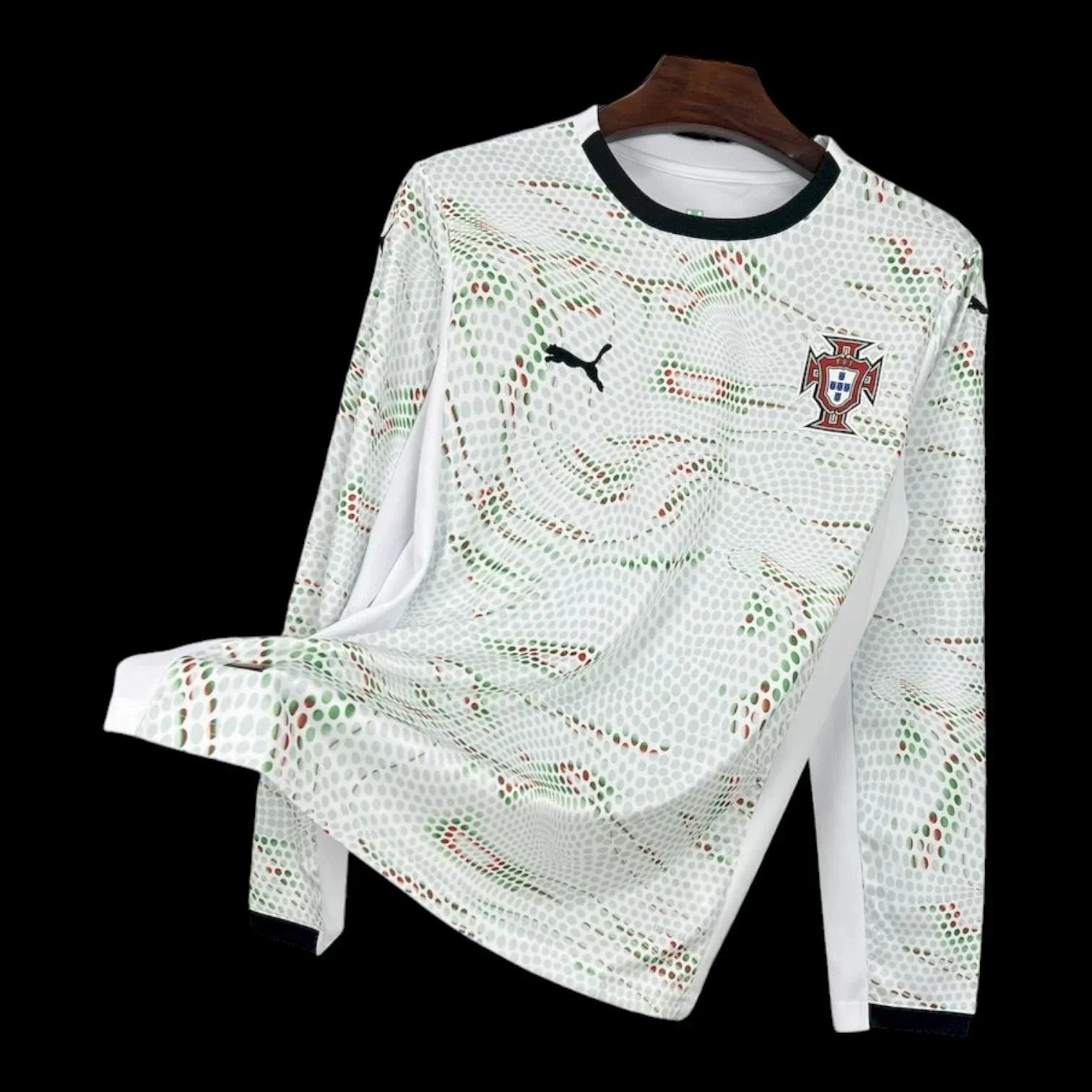 Maillot extérieur Portugal 25/26 à manches longues, marque Le 12 -ème Maillot, sur fond blanc.