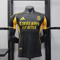 Maillot concept Real Madrid 2025-26, maillot de football Le 12 -ème Maillot avec logo et design moderne, vue de face