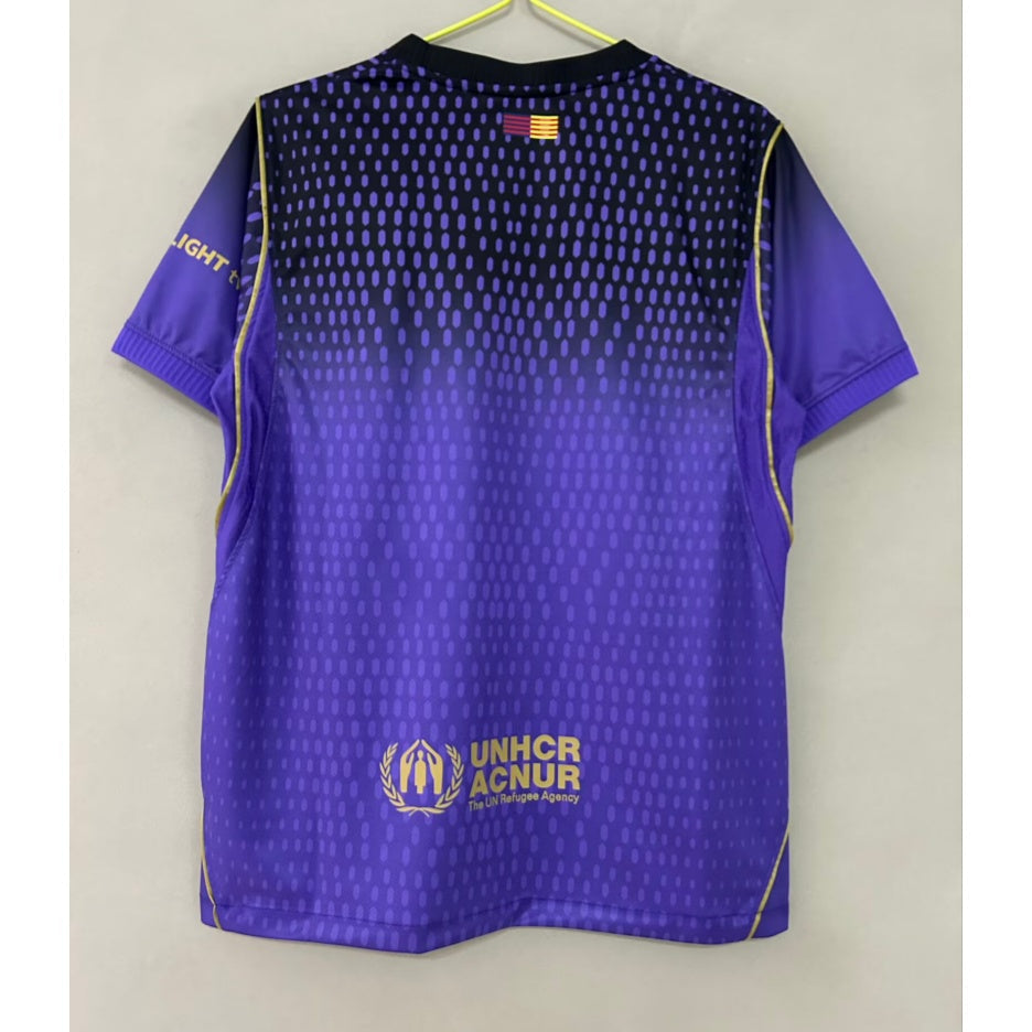 Maillot 24/25 Barcelone Spécial violet Le 12 -ème Maillot, maillot de football violet avec logo FC Barcelone visible.