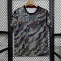 Maillot édition limitée Arsenal x MAHARISHI Le 12 -ème Maillot 2023-2024, vue de face avec logo et design distinctif.