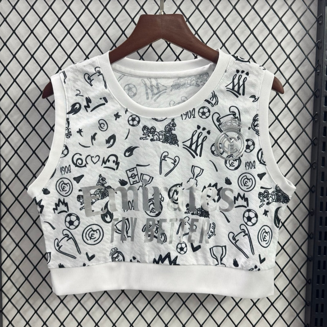 Maillot de football Real Madrid pour femme, modèle 25/26, de la marque Le 12 -ème Maillot, avec logo et design officiel.