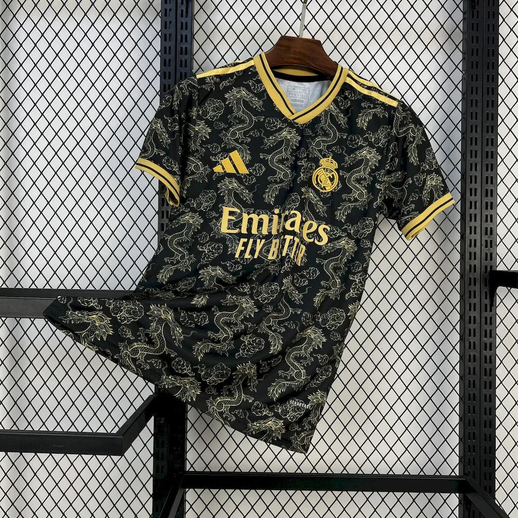 Maillot concept Real Madrid 2025-26 par Le 12 -ème Maillot, vue de face avec logo et design moderne.