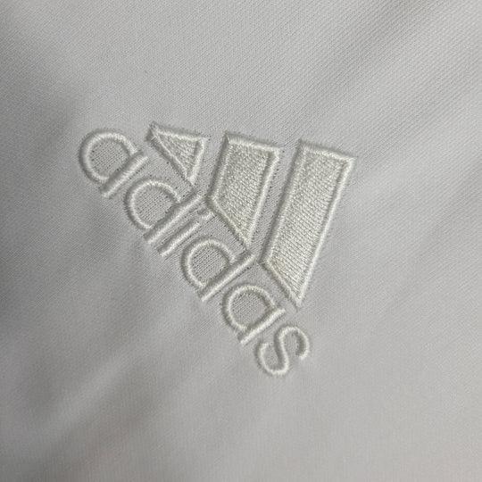 Maillot Arsenal blanc 2021 2022 de Le 12 -ème Maillot, vue de face avec logo et détails du maillot de football.