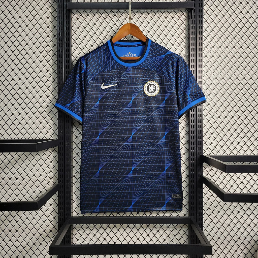 Maillot extérieur Chelsea 2023-2024 Le 12 -ème Maillot, maillot de football bleu avec logo et détails de la saison 2023-2024