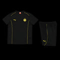 Ensemble Dortmund Le 12 -ème Maillot avec maillot et shorts, style sportif et moderne, couleurs noires et jaunes.