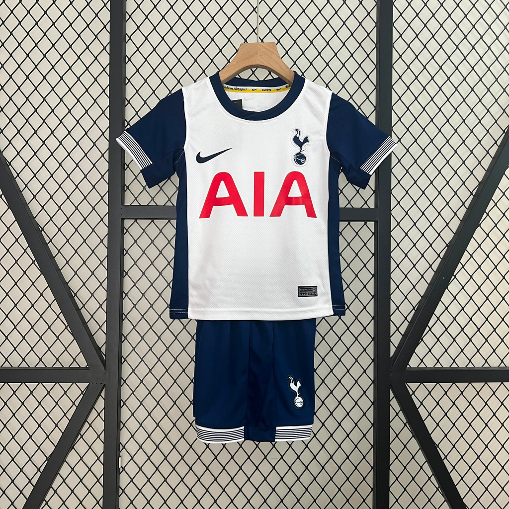 Ensemble pour enfant Tottenham 24/25 de Le 12 -ème Maillot, avec maillot et short rayés, parfait pour supporter l'équipe.