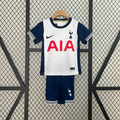 Ensemble pour enfant Tottenham 24/25 de Le 12 -ème Maillot, avec maillot et short rayés, parfait pour supporter l'équipe.