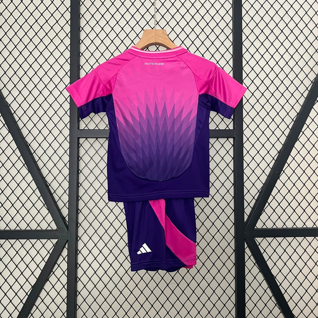 Ensemble enfant 24/25 ans Le 12 -ème Maillot avec logo Allemagne, vêtements colorés et confortables pour enfants.