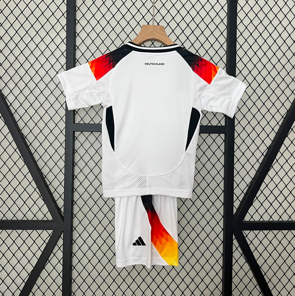 Ensemble pour enfant 24/25 ans de la marque Le 12 -ème Maillot, vêtement coloré avec motifs pour garçon ou fille