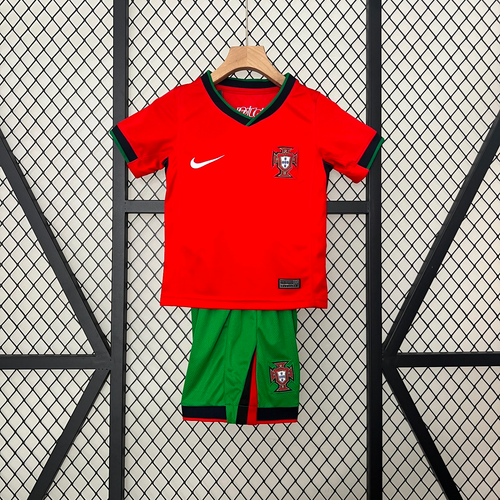 Ensemble enfant Portugal Le 12 -ème Maillot, vêtements pour 2-3 ans, t-shirt et short colorés, look sportif et confortable.