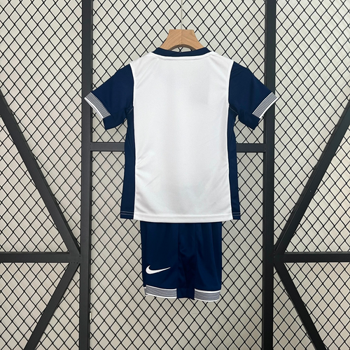 Ensemble pour enfant Tottenham 24/25 de la marque Le 12-ème Maillot, t-shirt et short pour garçon de 2-3 ans.