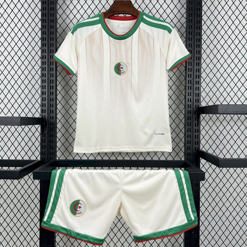 Ensemble enfant 25/26 ans Le 12 -ème Maillot, maillot domicile Algérie, tenue sportive pour jeune garçon.