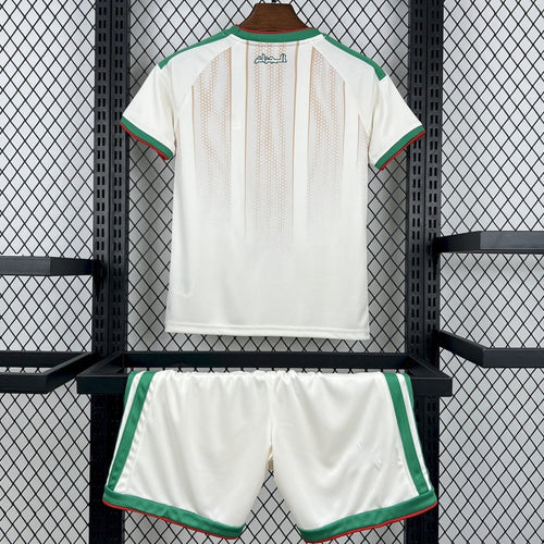 Ensemble enfant 25/26 ans Algérie domicile, maillot Le 12 -ème Maillot, costume sportif pour jeune garçon.