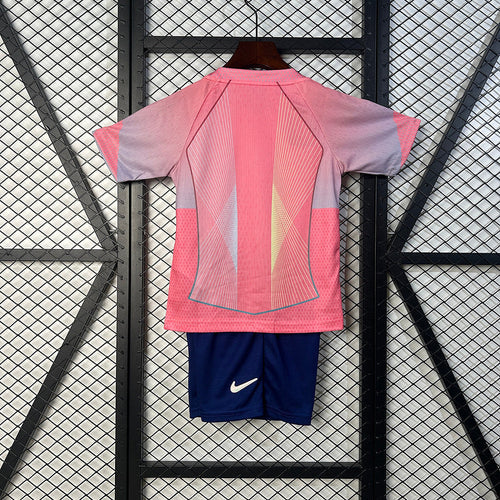 Ensemble pour enfant Le 12 -ème Maillot Barcelone rose, taille 25/26, vêtement coloré avec logo sportif visible.