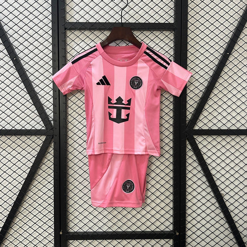 Ensemble pour enfant Inter Miami de la marque Le 12-ème Maillot, comprenant un maillot et un short pour garçons de 2-3 ans.
