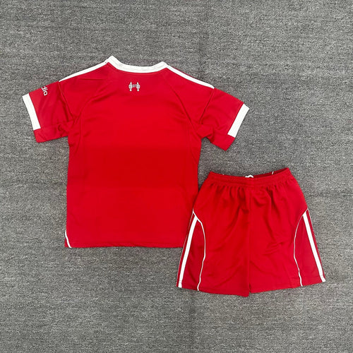 Ensemble pour enfant Liverpool domicile Le 12-ème Maillot, maillot rouge avec logo et short assorti, pour 2-3 ans.