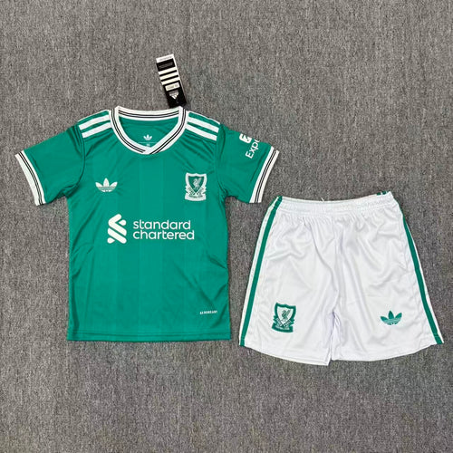Ensemble pour enfant Liverpool Le 12 -ème Maillot, extérieur, taille 25/26, vêtements pour bébé ou jeune enfant.