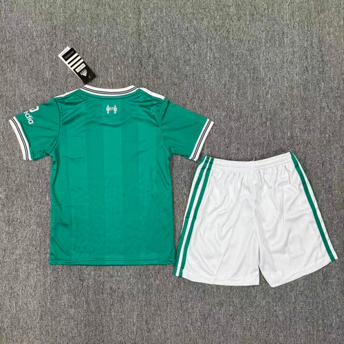 Ensemble enfant Liverpool Le 12-ème Maillot pour 2-3 ans, extérieur, t-shirt et short en coton, couleurs vives.
