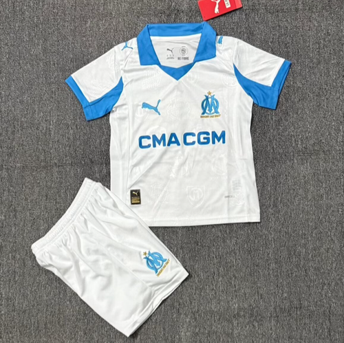 Ensemble pour enfant 25/26 ans Marseille Domicile Le 12-ème Maillot, jersey et short bleu avec logo du club.