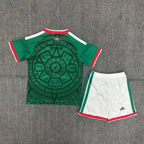 Ensemble enfant 25/26 ans Le 12 -ème Maillot Mexique domicile, t-shirt et short aux couleurs du maillot de football.