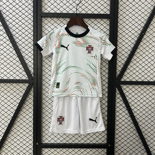 Ensemble pour enfant Portugal Le 12 -ème Maillot, taille 25/26, vêtement doux avec motifs colorés, adapté pour les 2-3 ans.