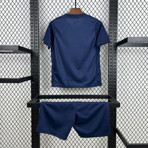 Ensemble enfant PSG domicile Le 12-ème Maillot, maillot et short bleu avec logo PSG pour enfants de 2 à 3 ans.