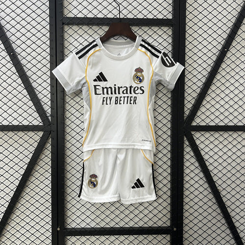 Ensemble pour enfant Real Madrid Le 12 -ème Maillot, taille 25/26, vêtements pour garçon ou fille, look sportif et confortable.