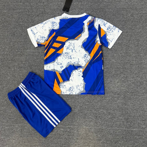 Ensemble enfant Real Madrid en bleu, taille 25/26, avec maillot Le 12-ème Maillot, pour garçon ou fille.
