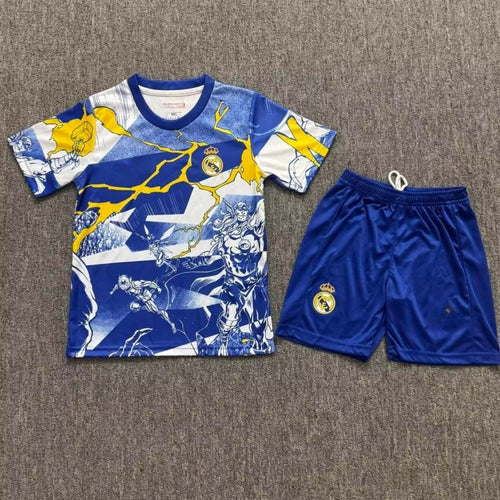 Ensemble pour enfant 2-3 ans Real Madrid Le 12 -ème Maillot, maillot et short blanc avec logo du club.