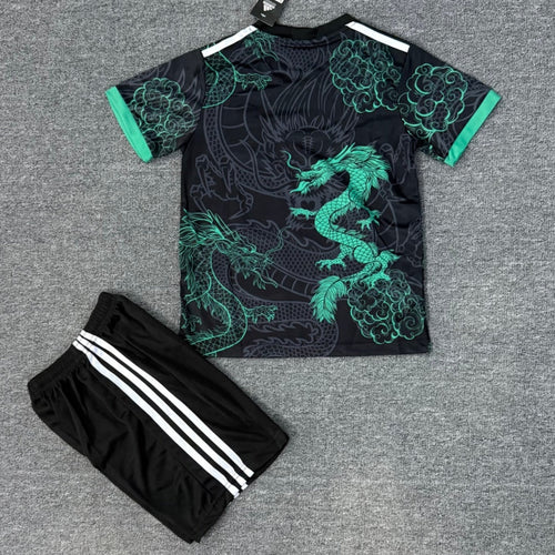 Ensemble pour enfant 25/26 ans Real Madrid Le 12 -ème Maillot avec motif dragon vert, t-shirt et short pour garçon