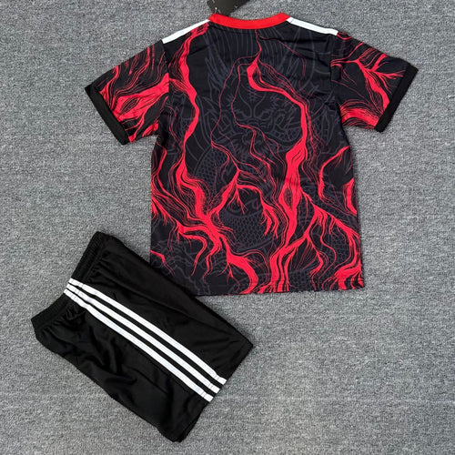 Ensemble enfant Real Madrid rouge 25/26 ans, marque Le 12 -ème Maillot, veste et pantalon pour jeunes supporters.