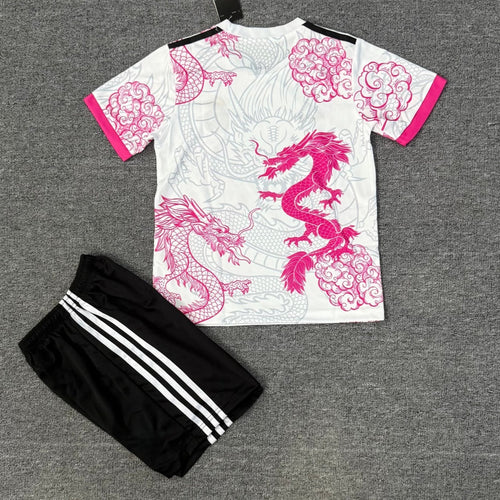 Ensemble pour enfant 25/26 ans Real Madrid rose dragon, marque Le 12 -ème Maillot, costume sportif rose et blanc.