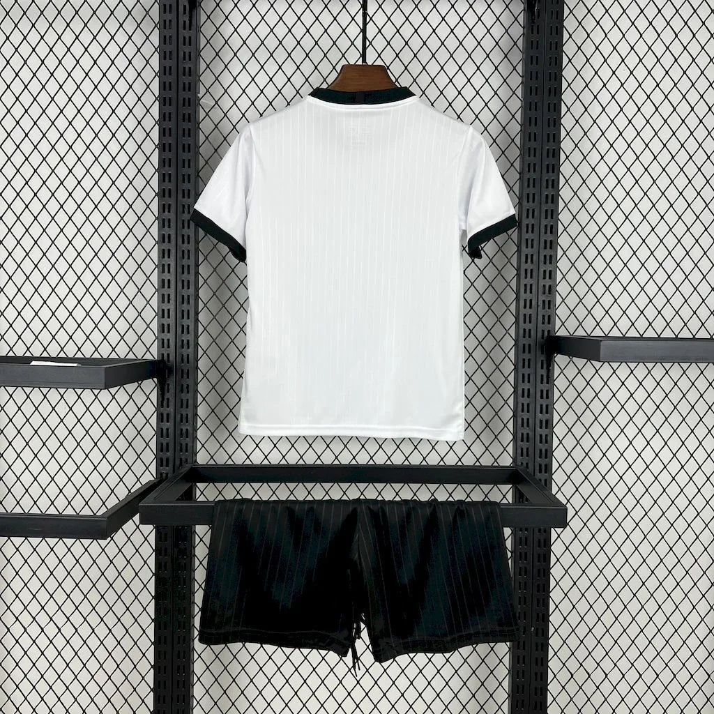 Ensemble pour enfant Allemagne 2025, kit Le 12 -ème Maillot, maillot et short pour garçon de 2 à 3 ans, couleurs vives.