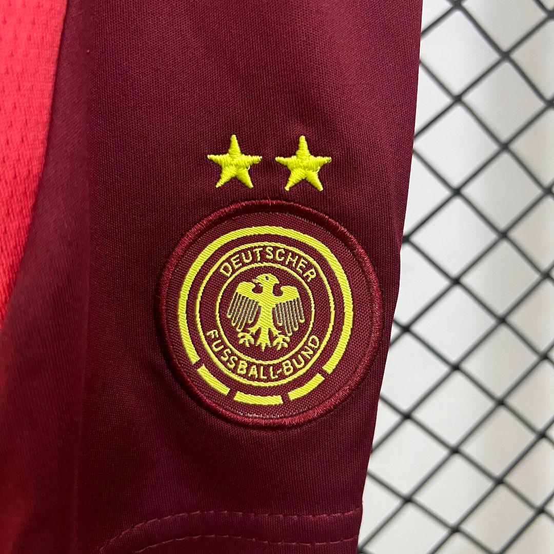 Kit enfant Allemagne extérieur 2025 de Le 12 -ème Maillot, maillot et accessoires pour enfant de 2 à 3 ans.