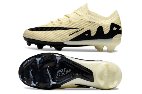 Crampons pour enfants de la marque Le 12 -ème Maillot, avec pointes en acier pour la randonnée hivernale.