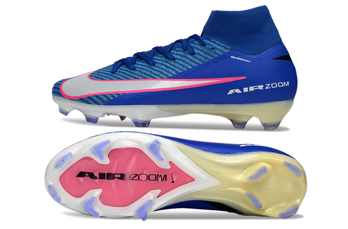 Crampons Nike Air Zoom Mercurial Superfly IIX avec semelles à crampons pour football, vue de dessus.