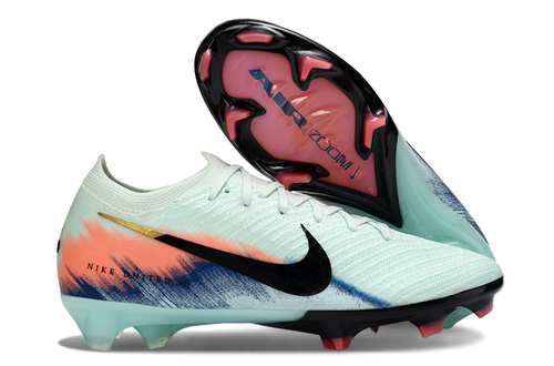 Crampons Air Zoom Mercurial Vapor 16 Elite XXV de Le 12 -ème Maillot pour football, vue de côté avec semelles en détail