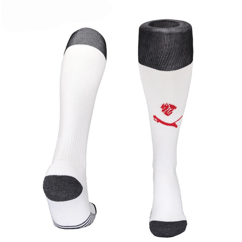 Chaussettes extérieures de l'équipe de football AC Milan par Le 12 -ème Maillot, en bleu et noir avec logo de club.