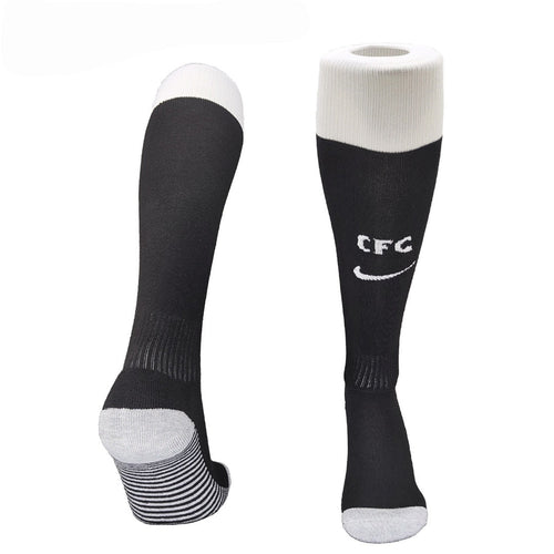 Chaussettes Chelsea Third de Le 12 -ème Maillot, bleu avec logo, visibles sur un mannequin.