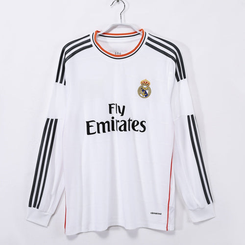 Maillot rétro domicile Real Madrid 2013-2014 à manches longues, fabriqué par Le 12 -ème Maillot, vue de face.