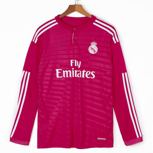 Maillot rétro extérieur du Real Madrid 2014-2015, manches longues, estampillé Le 12 -ème Maillot, vue de face.