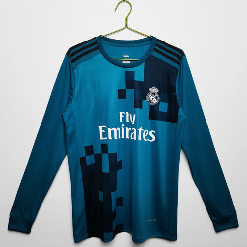 Maillot rétro Real Madrid third en manches longues, modèle 2017-2018, de la marque Le 12 -ème Maillot, vue de face.