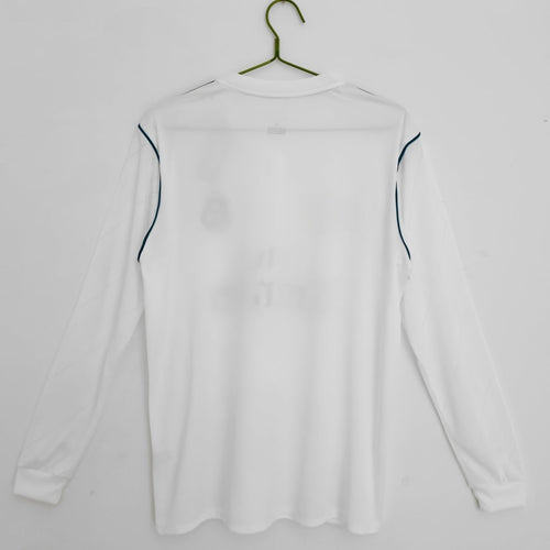 Maillot rétro domicile Real Madrid 2017-2018 à manches longues, marque Le 12 -ème Maillot, vue de face avec logo et détails.