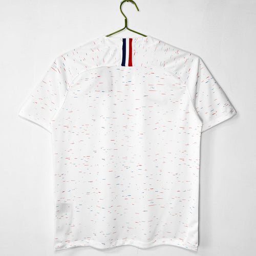 Maillot extérieur France 2018 Le 12 -ème Maillot, design rétro avec logo officiel, vue frontale.