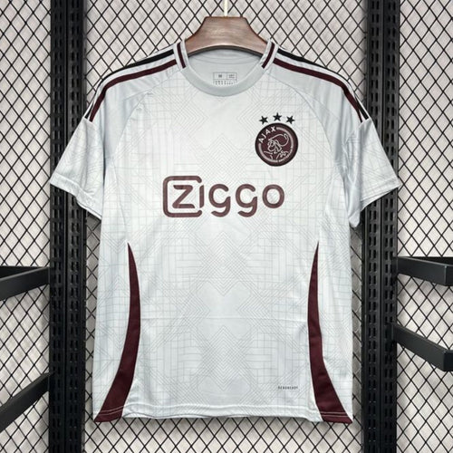 Maillot third Ajax 24/25 Le 12 -ème Maillot, maillot de football orange avec logo Ajax, vue de face.