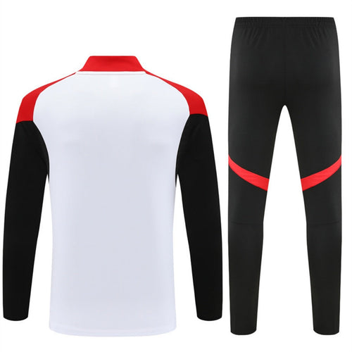 Ensemble de football Arsenal blanc 25/26 de la marque Le 12-ème Maillot, vue de l'ensemble complet.